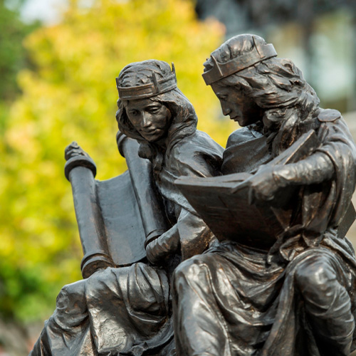Skulptur „Synagoga and Ecclesia in Our Time“ des Künstlers Joshua Koffman